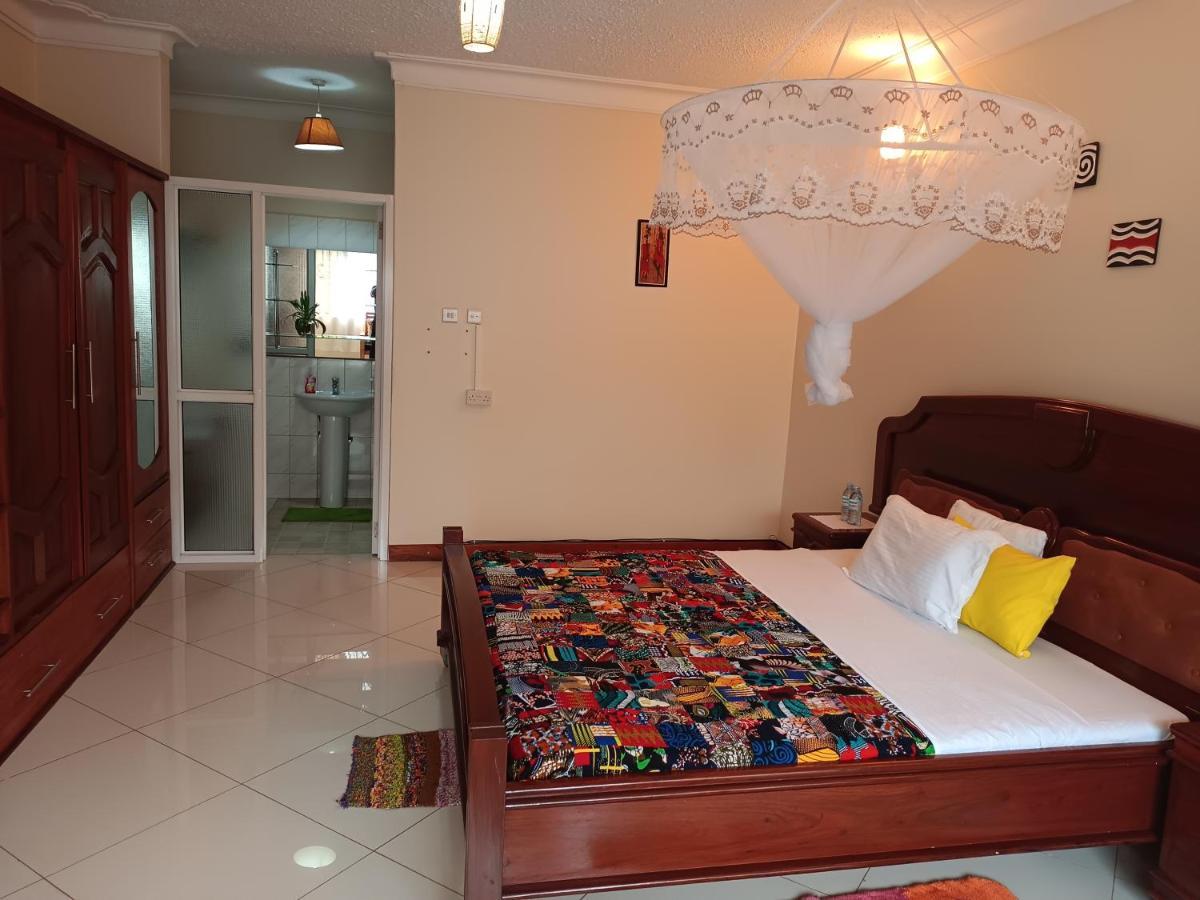 Aivilo Home Entebbe Luaran gambar