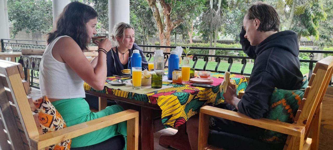 Aivilo Home Entebbe Luaran gambar
