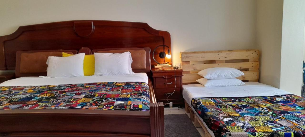 Aivilo Home Entebbe Luaran gambar