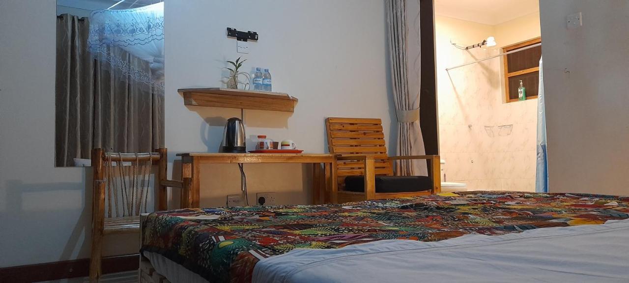 Aivilo Home Entebbe Luaran gambar