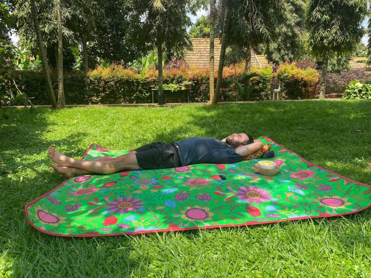 Aivilo Home Entebbe Luaran gambar