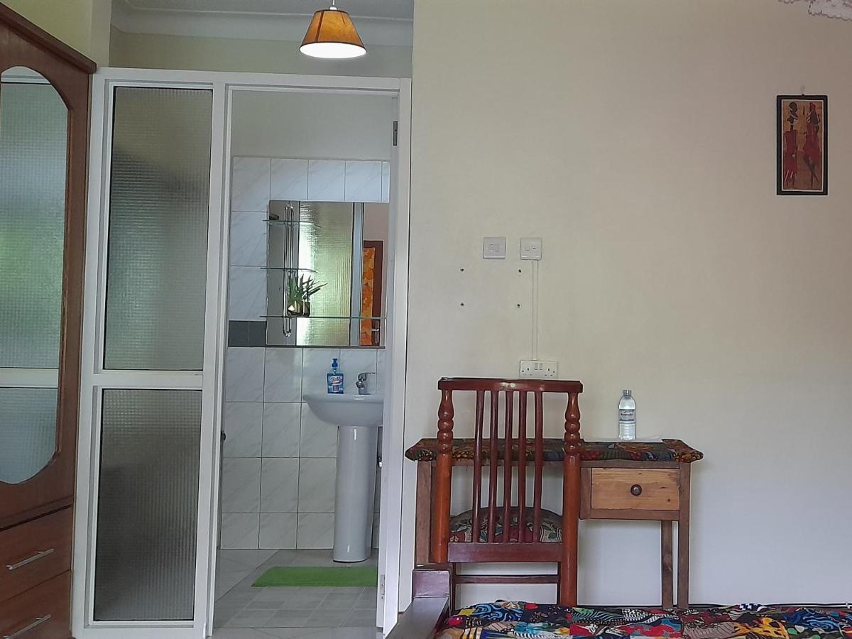 Aivilo Home Entebbe Luaran gambar
