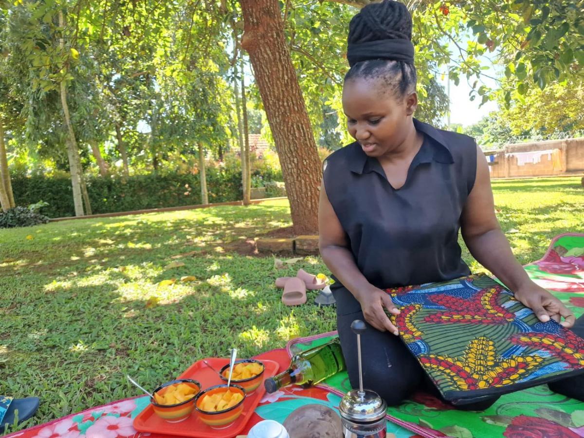 Aivilo Home Entebbe Luaran gambar
