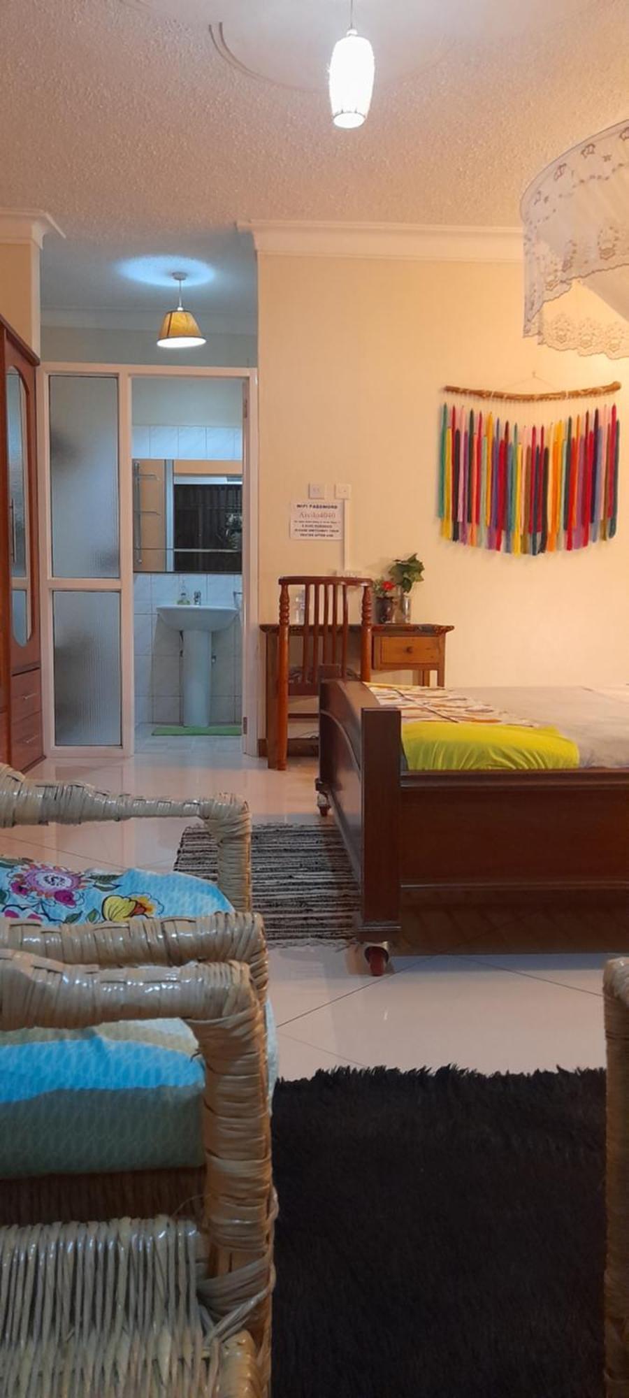 Aivilo Home Entebbe Luaran gambar