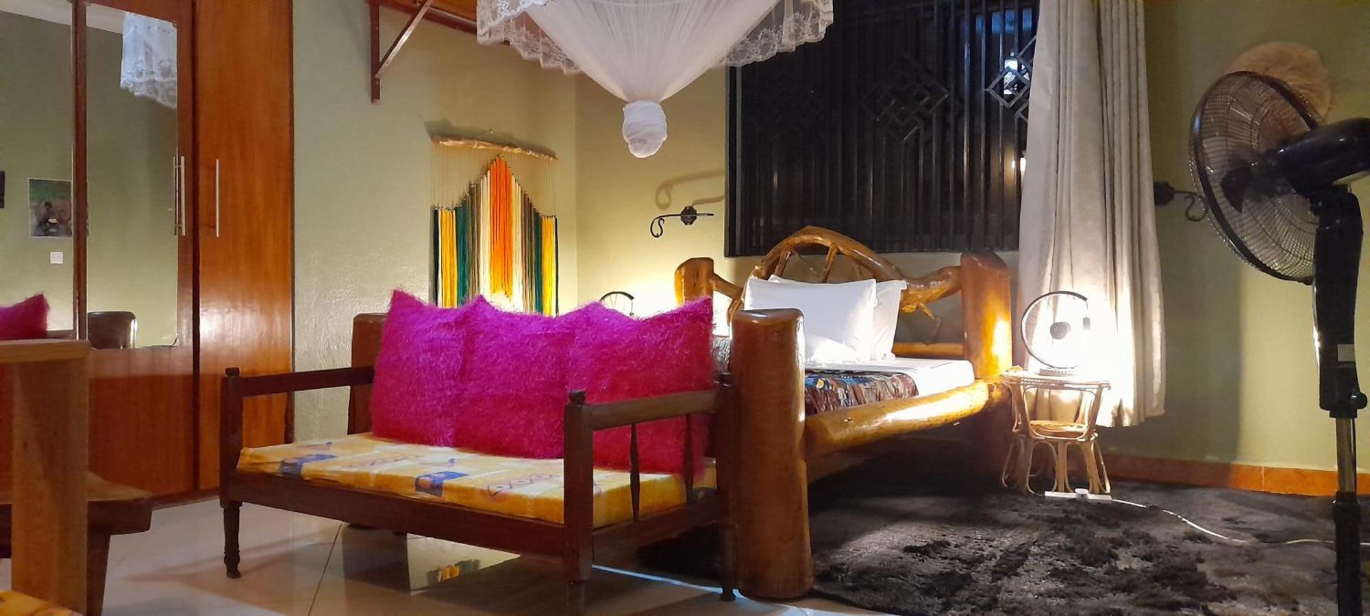 Aivilo Home Entebbe Luaran gambar